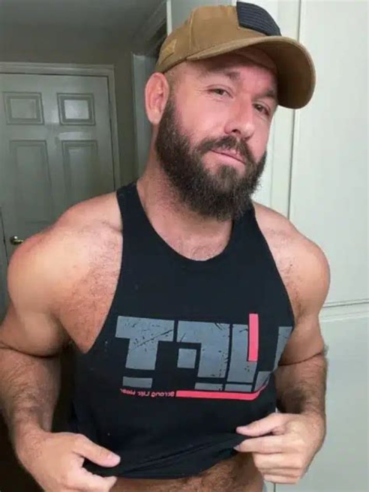 Chad White Biography, age, height, wife, OnlyFans, videos, leaks, Twitter
