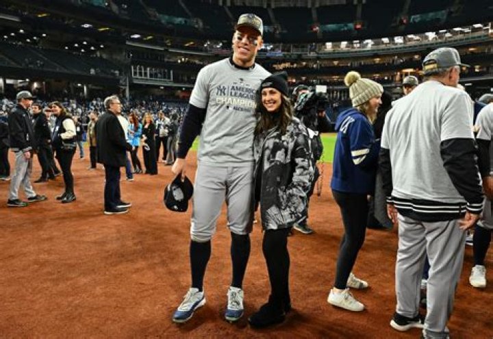 Does Yankees player have a daughter?