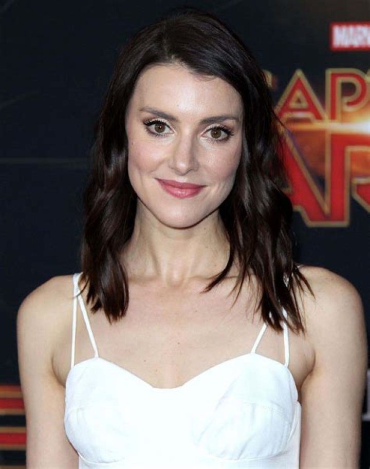 Emma Lahana Net Worth