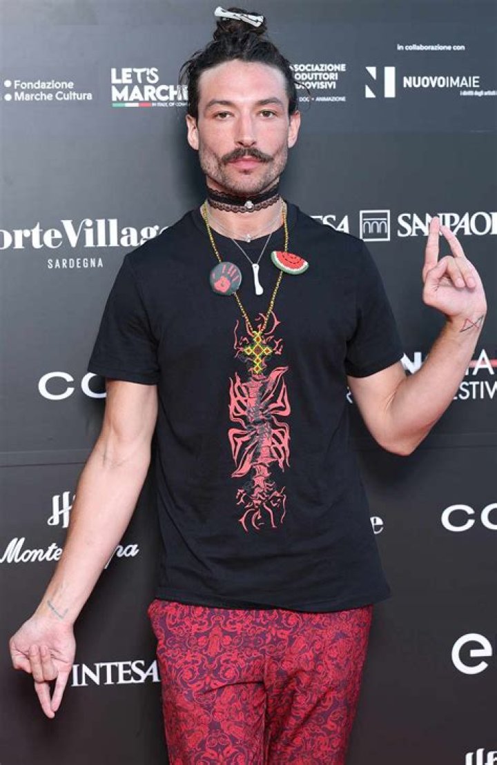 Ezra Miller height, weight: How tall is Ezra Miller? How much does Ezra Miller weight?