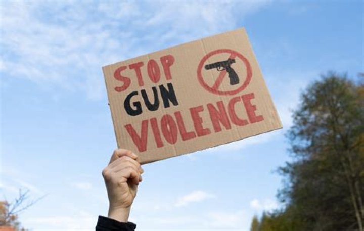 Gabby Giffords pushes to end gun voilence