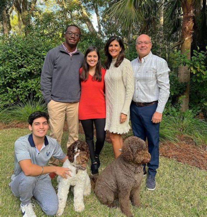 Jessica Hecht family, husband, children, parents, siblings
