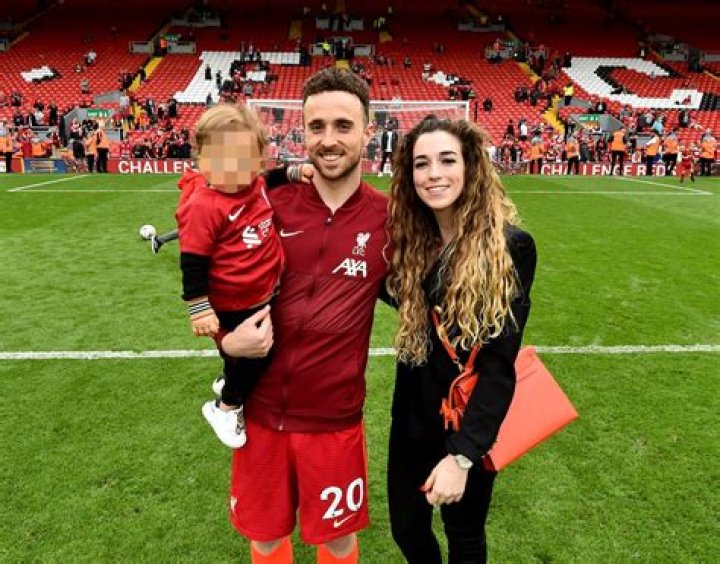 Joe Gomez age, wife, children, parents, siblings, salary at Liverpool