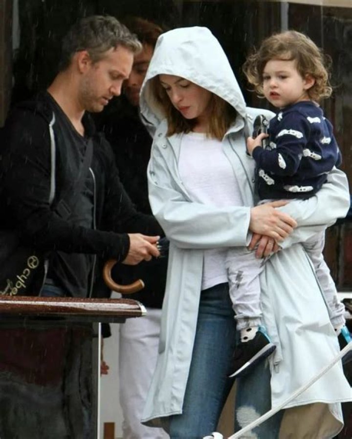 Jonathan Rosebanks Shulman Wiki, age, Anne Hathaway son, school, net worth