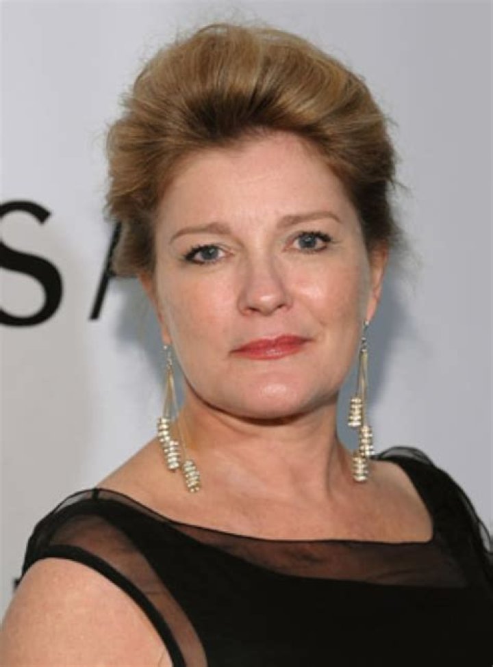Kate Mulgrew Biography - Facts, Childhood, Family Life & Achievements