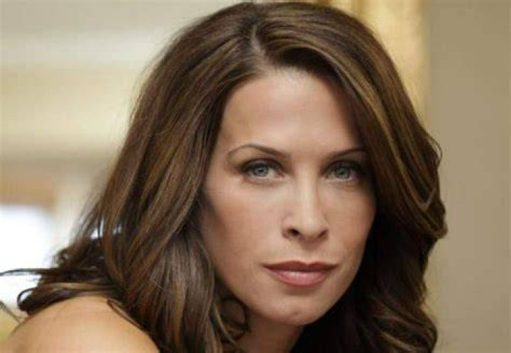 Kim Delaney Bra Size, Age, Weight, Height, Measurements