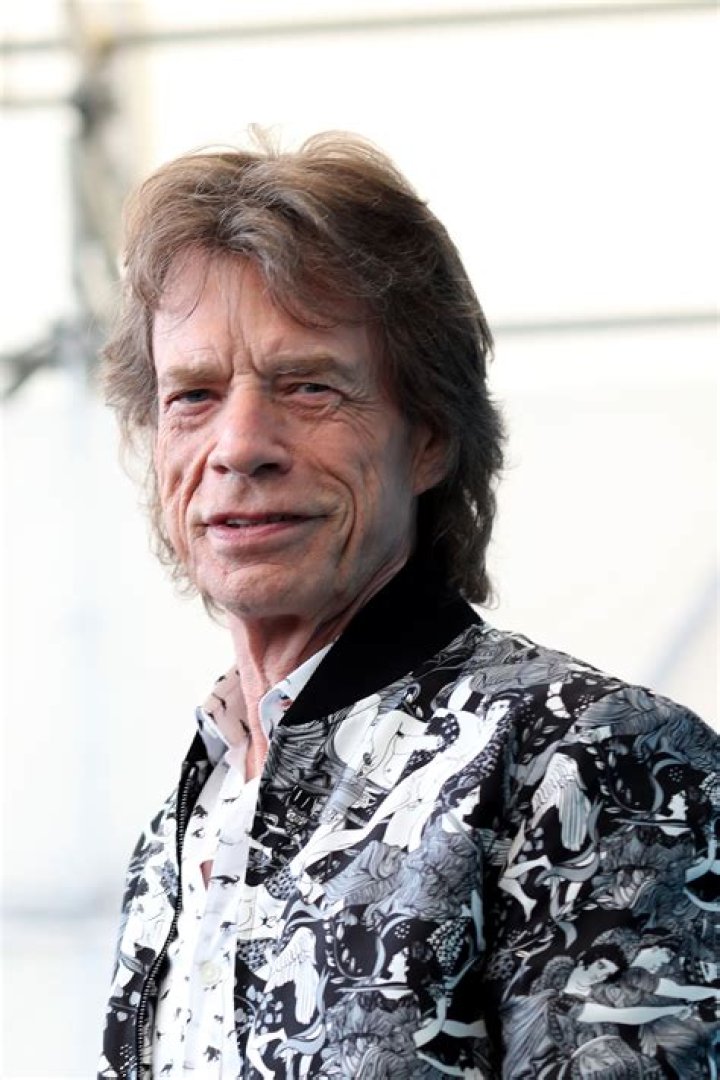 Mick Jagger Biography - Facts, Childhood, Family Life & Achievements