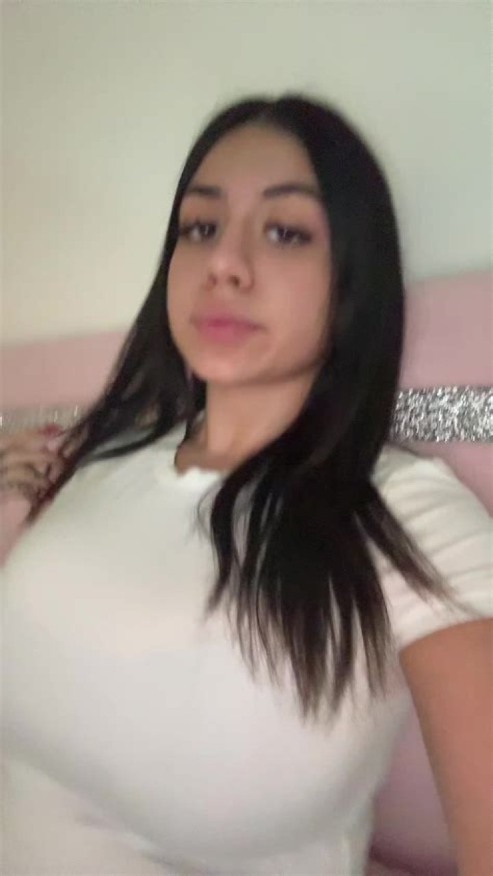 Mrs Feed Me (@mrsfeedmeent) Biography: Age, OnlyFans, leaks, videos, pictures, Twitter