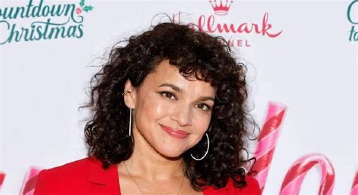 Norah Jones Bra Size, Age, Weight, Height, Measurements