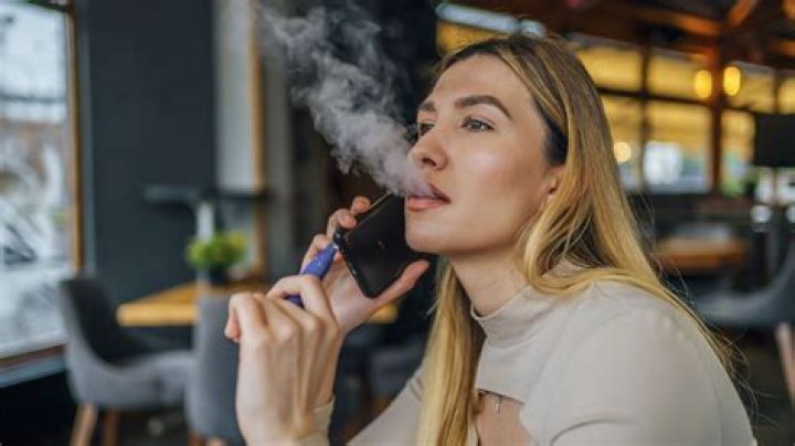 Oral sex is worse than smoking for throat cancer-Female doctor cautions