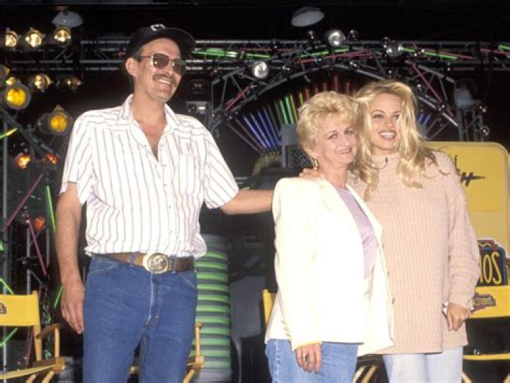Pamela Anderson parents: Carol Anderson, Barry Anderson