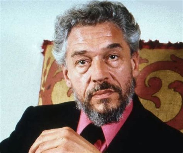 Paul Scofield Biography - Childhood, Life Achievements & Timeline