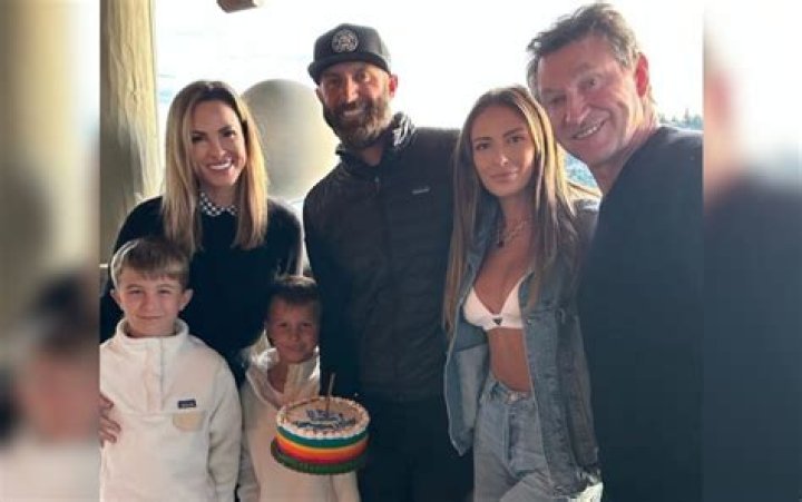 Paulina Gretzky Wikipedia, age, husband, children, parents, best friend, Instagram, net worth