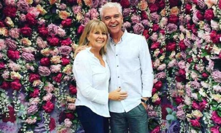 Phillip Schofield net worth: Bio, age, height, wife, kids, Dancing On Ice, Instagram