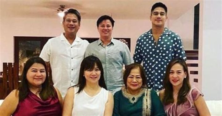 Pilar Pascual family, husband, children, parents, siblings