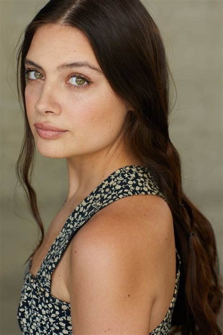 Sole Bovelli Images celebzbiography.com