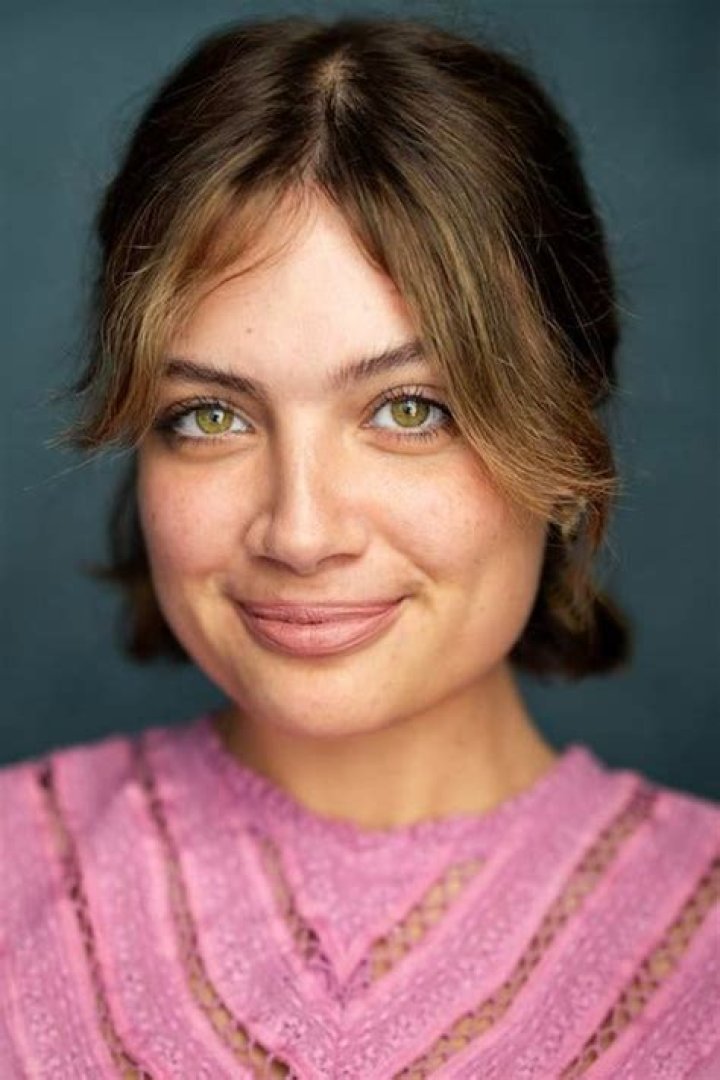 Sole Bovelli Sister celebzbiography.com
