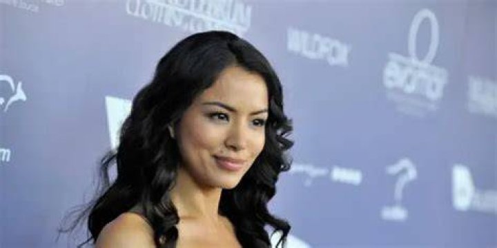 Stephanie Jacobsen Net Worth