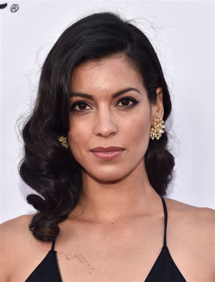 Stephanie Sigman Net Worth