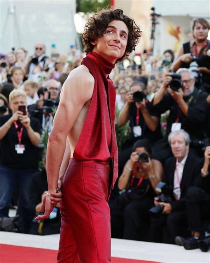 Timoth&eacute;e Chalamet Age, Weight, Height, Measurements