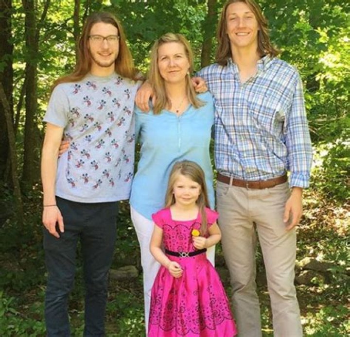 Trevor Lawrence profile, bio, birthday, wife, children, contract, salary, net worth