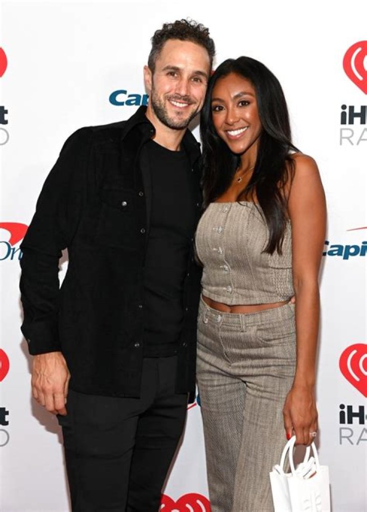 What happened between Zac Clark and Tayshia Adams?