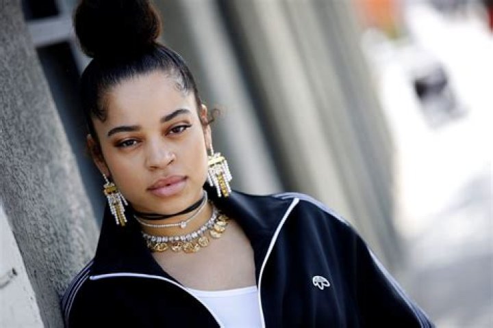 What is Ella Mai's nationality?