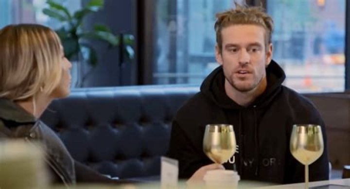 What’s the deal with those weird gold metal wine glasses on ‘Love is Blind’?