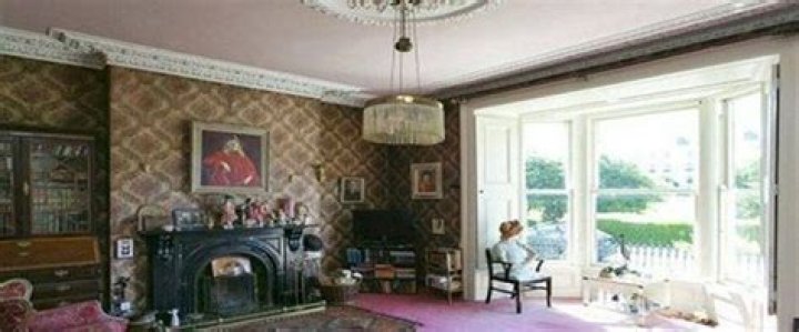 Where does Cillian Murphy live?