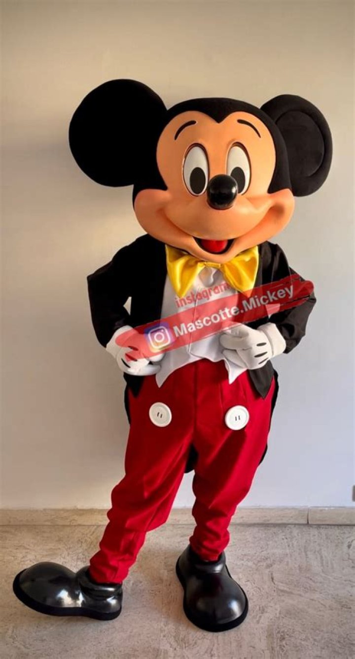 Why does Mickey Mouse wear red pants? – Celebrity